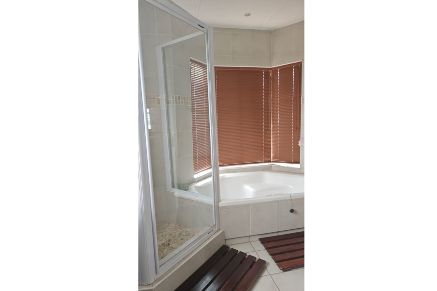 6 Bedroom Property for Sale in Vaaldam SH Free State